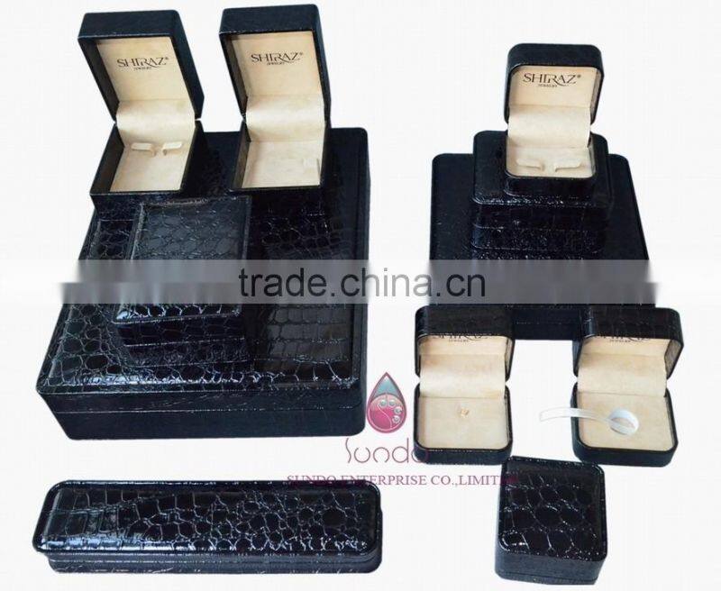 custom logo printed glossy black PU jeweley case