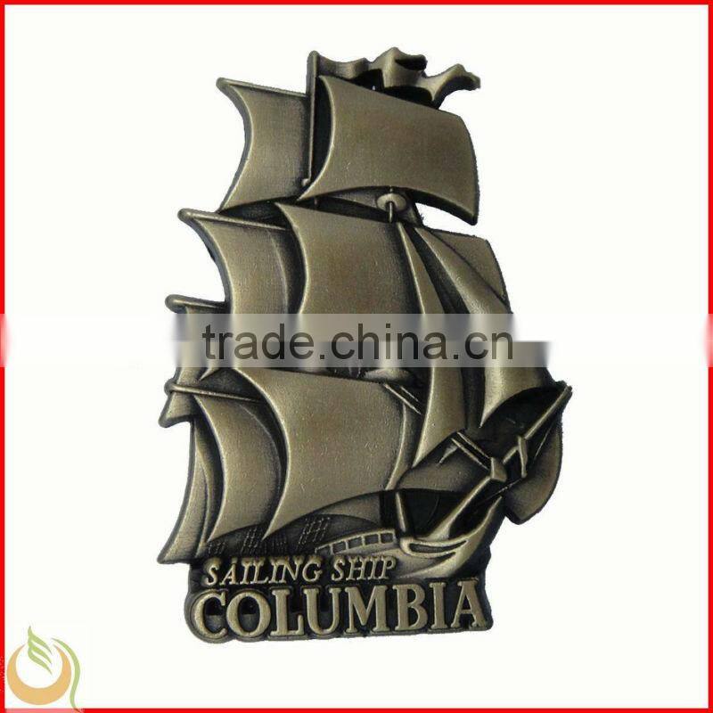 Zinc alloy antique bronze plating 3D custom uae badge with pin
