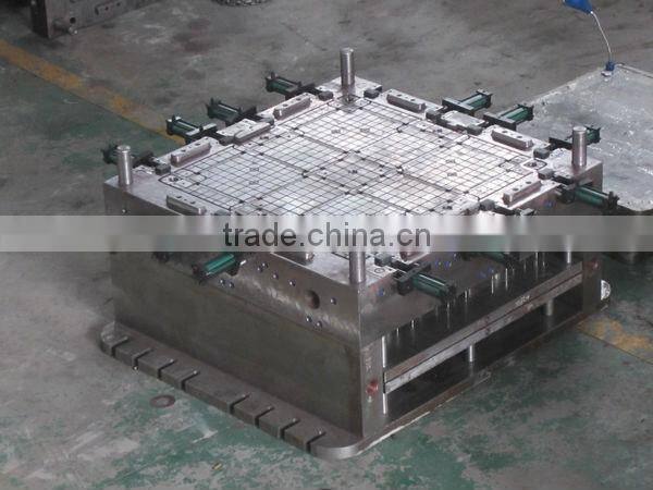 stackable reuseable pallet mould