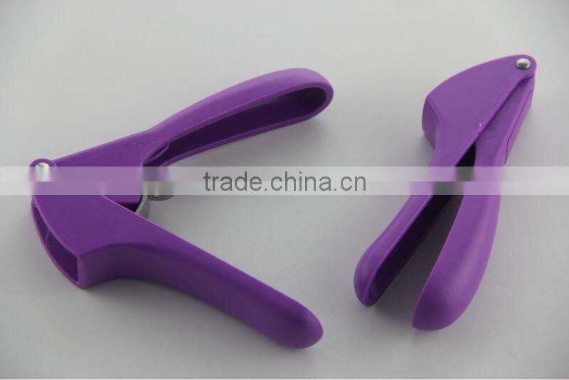 0600002 Purple color plastic garlic press