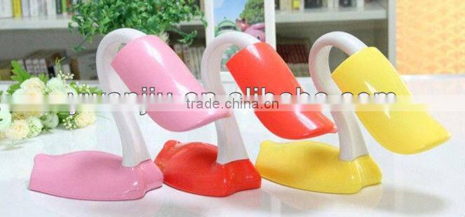 Supply Creative ugly duckling folding table lamp