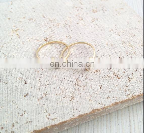 Latest design wholesale gold plated white rhinestone alphabet letter rings