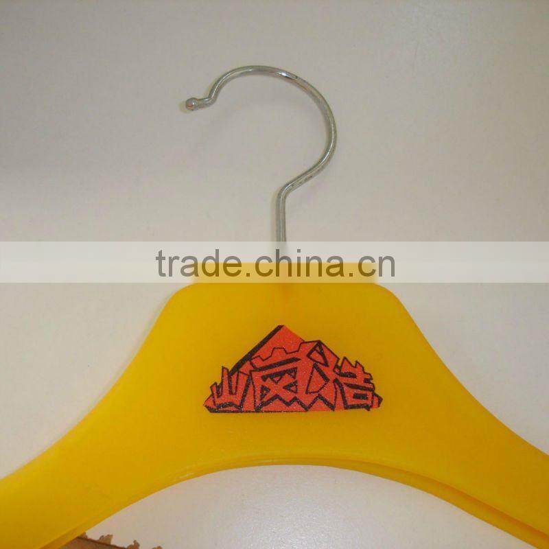 PL75 orange plastic hanger for shirt
