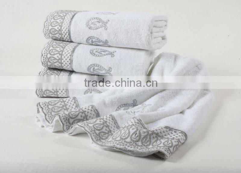 towels set with lace