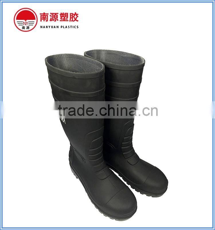 Black PVC steel toe wellinton boots for industry or heavywork