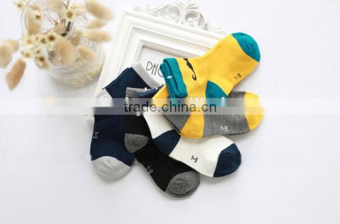 2015 fashion design socks cost-effective baby socks like shoe