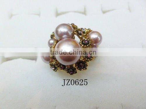 gold finger flower shape pearl ring