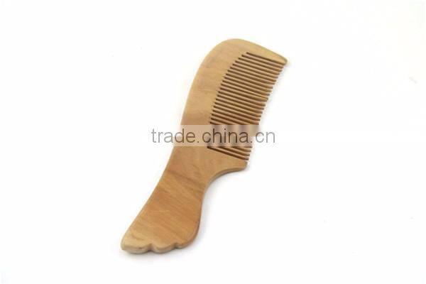 Handle with wooden beard hair comb