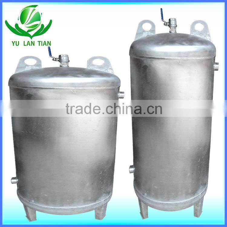 Compact structure stainless steel storage tank