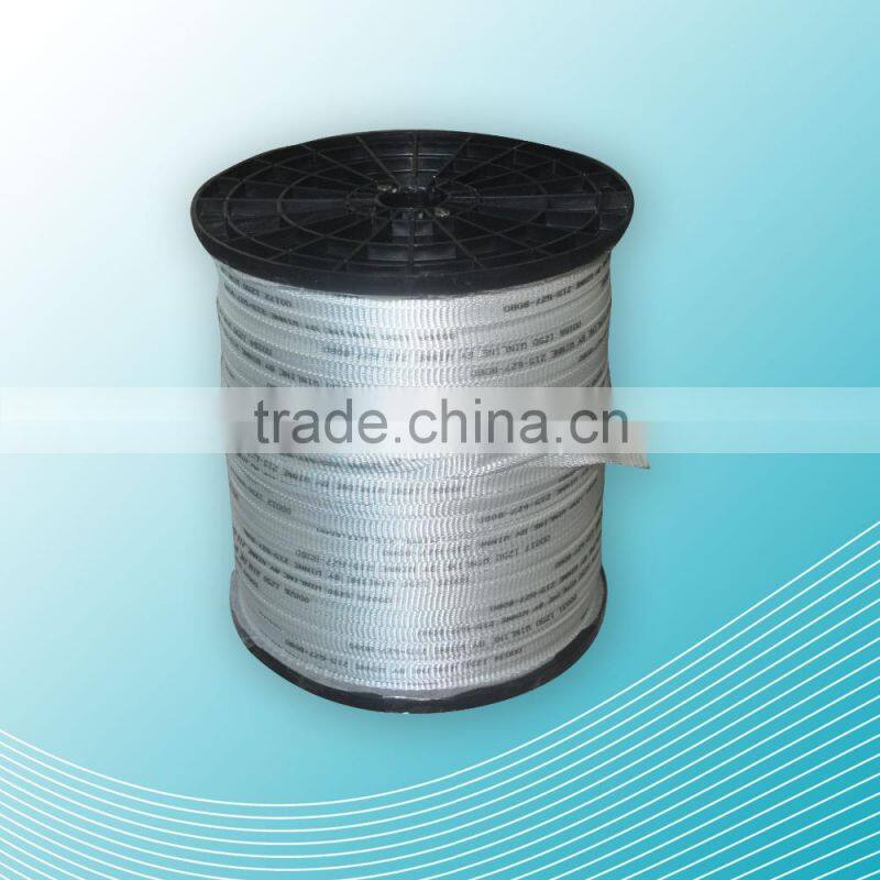 Cable pulling tape for optic cable