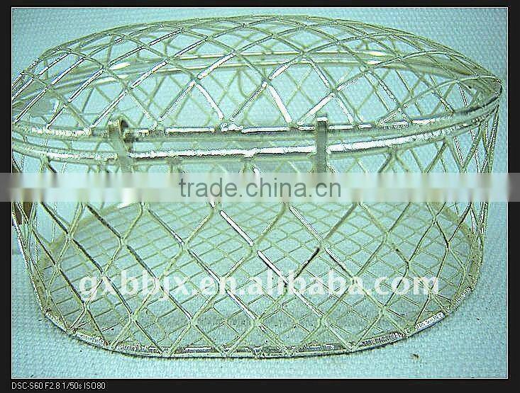 Silver iron wire storage box with lid