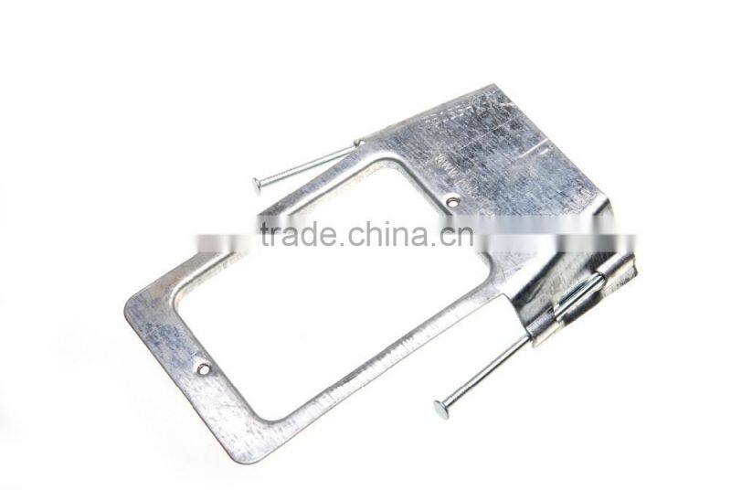 Flat Vracket with Nails