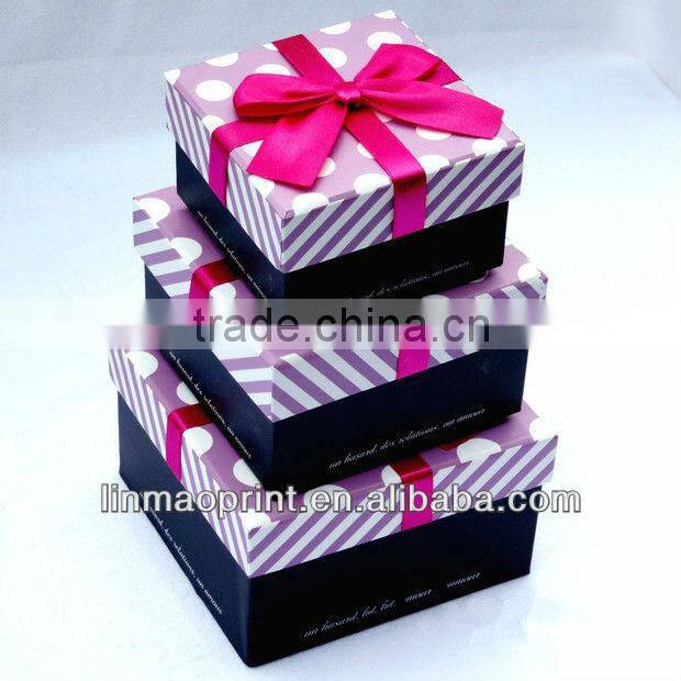 Customize packaging and printing paper gift packaging box wholesaler in Guangzhou China