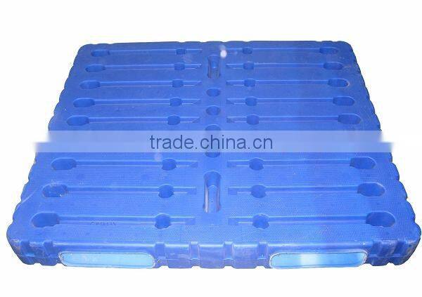 Packing and shipping / plastic pallets