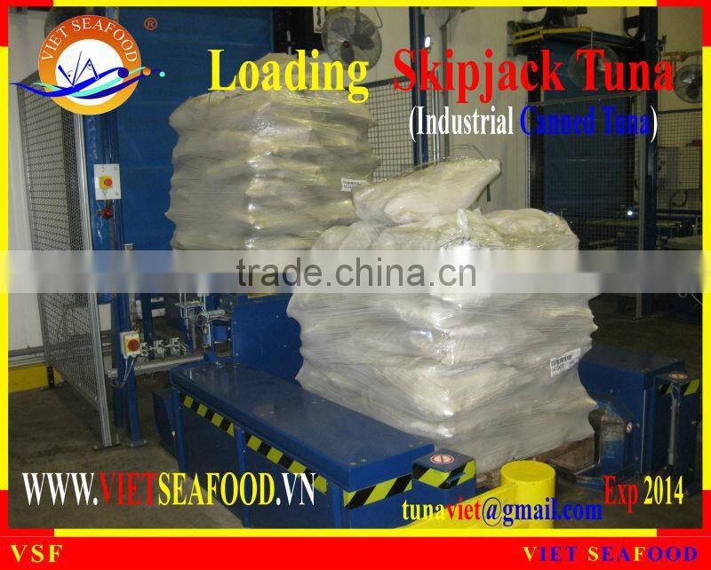 LOADING FROZEN SKIPJACK TUNA