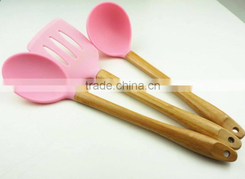 32016 Kitchen Utensils 3pcs silicone tools with bamboo handle