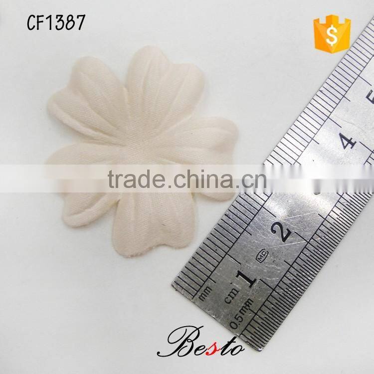 Popular decorative satin ivory flower petals decoration
