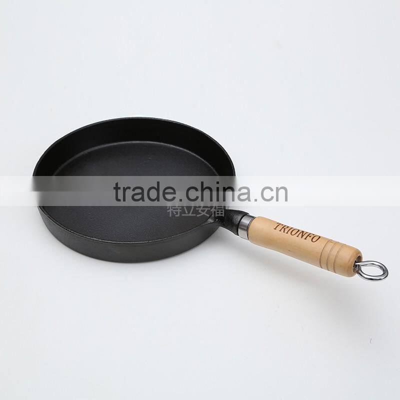 TRIONFO mini round cast iron cookware wooden handle