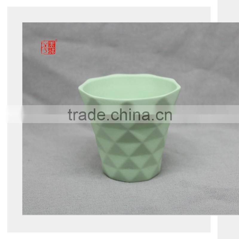 2015 High Quality Diamond Shape Matt Finish Ceramic Flower Pot