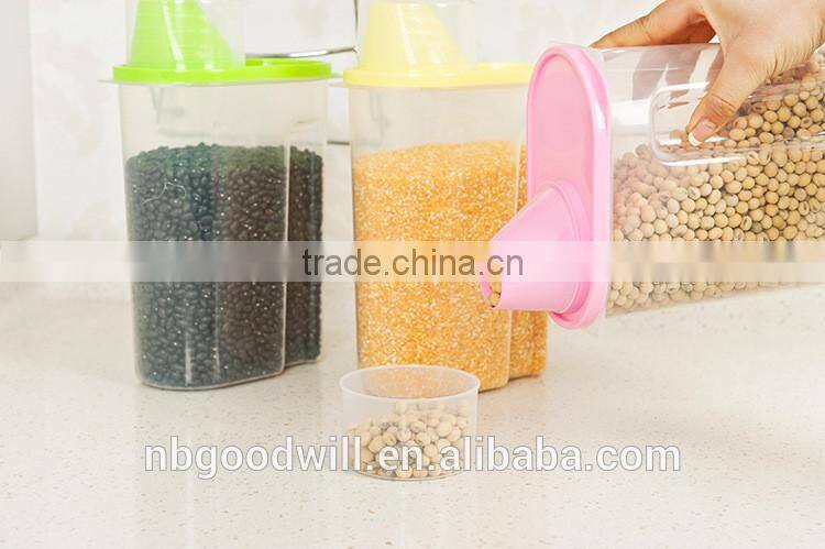 With cover seal storage tank, the kitchen receive tank. The kitchen is receivedelf