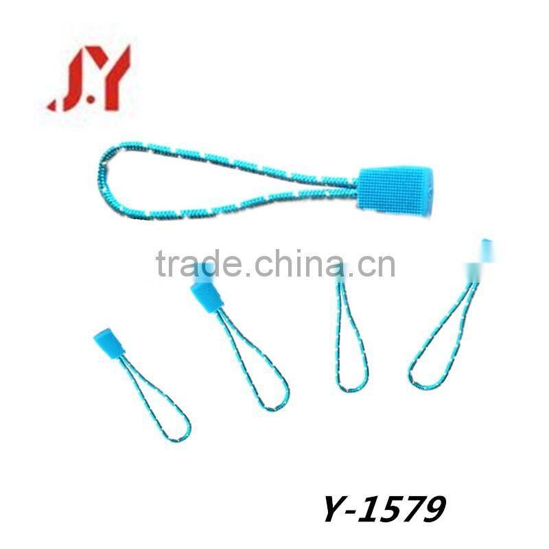 creative design fashion custom made rubber zipper puller for bags garment