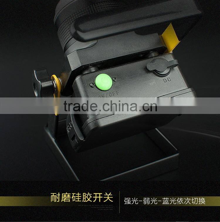 Outdoor LED 10Watt Zoomble floodlight with power bank fuction