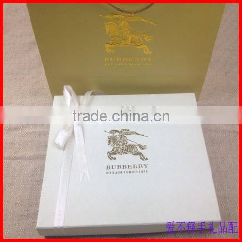 2014 custom white box with silk for packing luxury dress