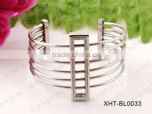 New Designed Shiny Polished Bangle, Made of 316L Stainless Steel