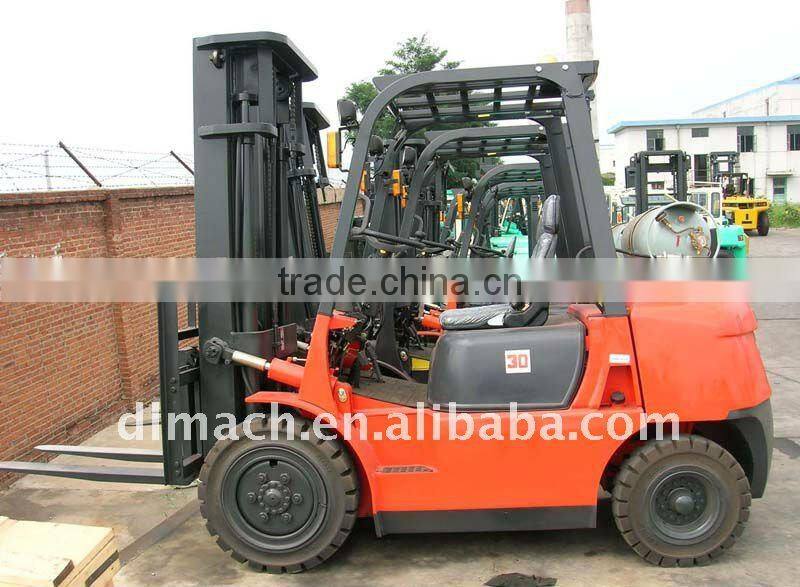 2.5 Ton Nissan Engine Gasoline/ Gas Forklift Truck