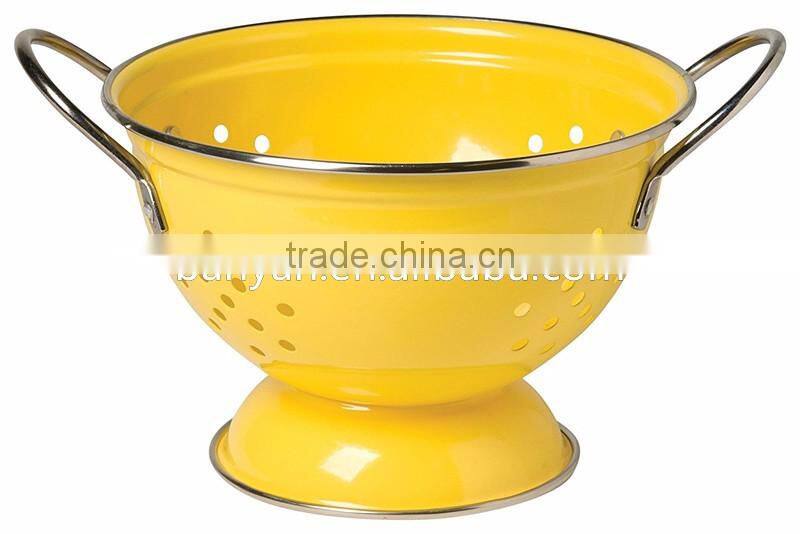 Wholesale Kitchen Food Washing Self Draining Pasta Bowl Wide Grip Handles