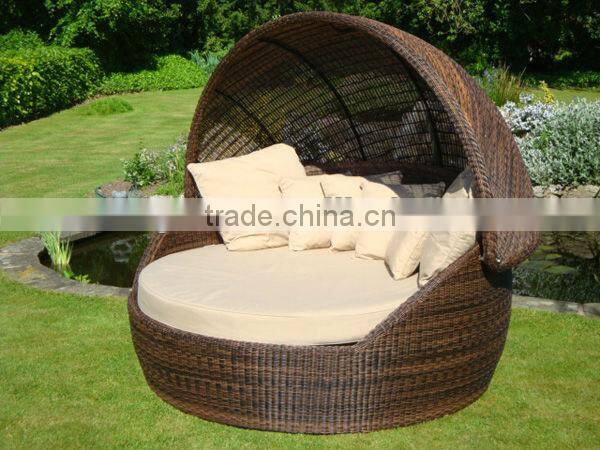 2017 Trade Assurance Hot Sale outdoor pe rattan resin wicker waterproof daybed with canopy