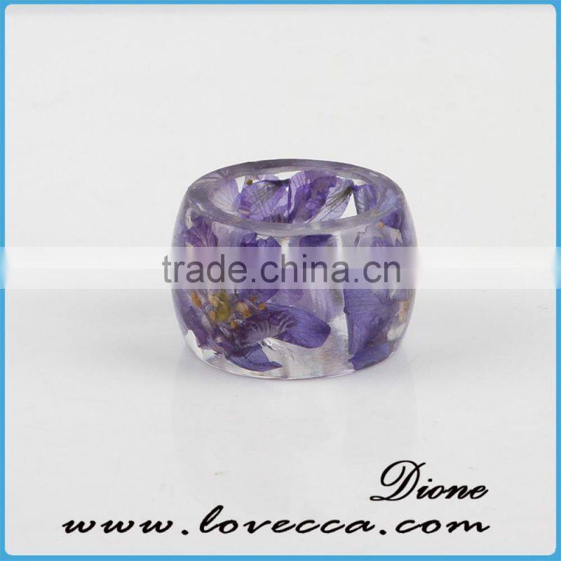 Purple Resin Ring. Purple Flower Ring. Pressed Flower Resin Ring. Cocktail Ring. Handmade Jewel, Flower Bracelet, Nature Jewelry