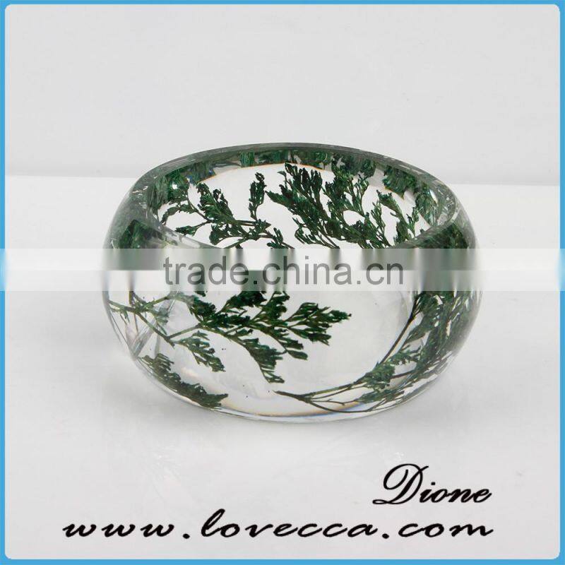 Hot Wholesale Ladies' Fancy Wide Plastic Flowers Clear Resin Bangle
