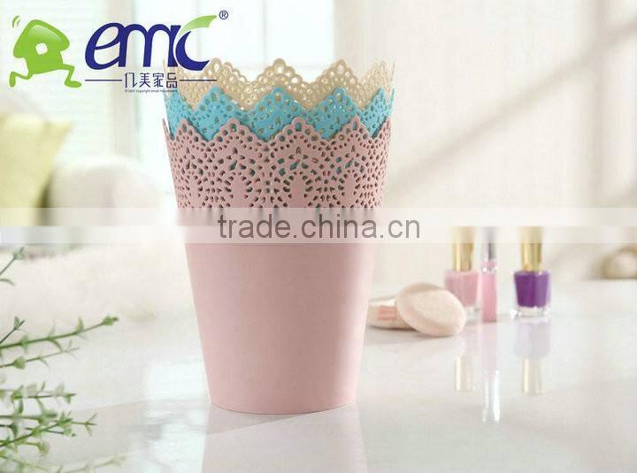 emc basket storage wire storage basket plastic storage basket on table