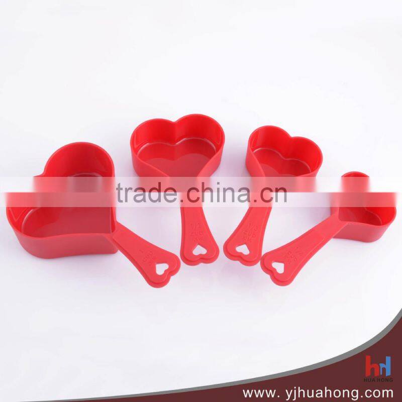 Heart-shaped 4pcs Plastic Measuring Cups