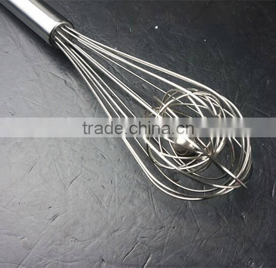 37052 Superior Aeration with the 3-in-1 Design - Blending whisk
