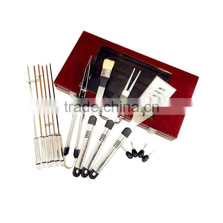bbq set with 22pc food grade stainless steel bbq set in a wooden box