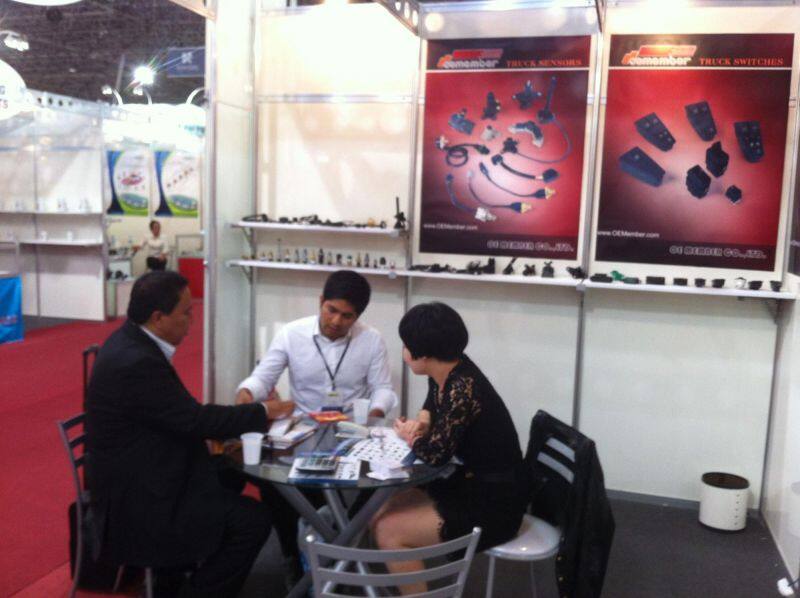 OEM 20569988 for Volvo Aftermarket Truck Parts Windows Electric Switch