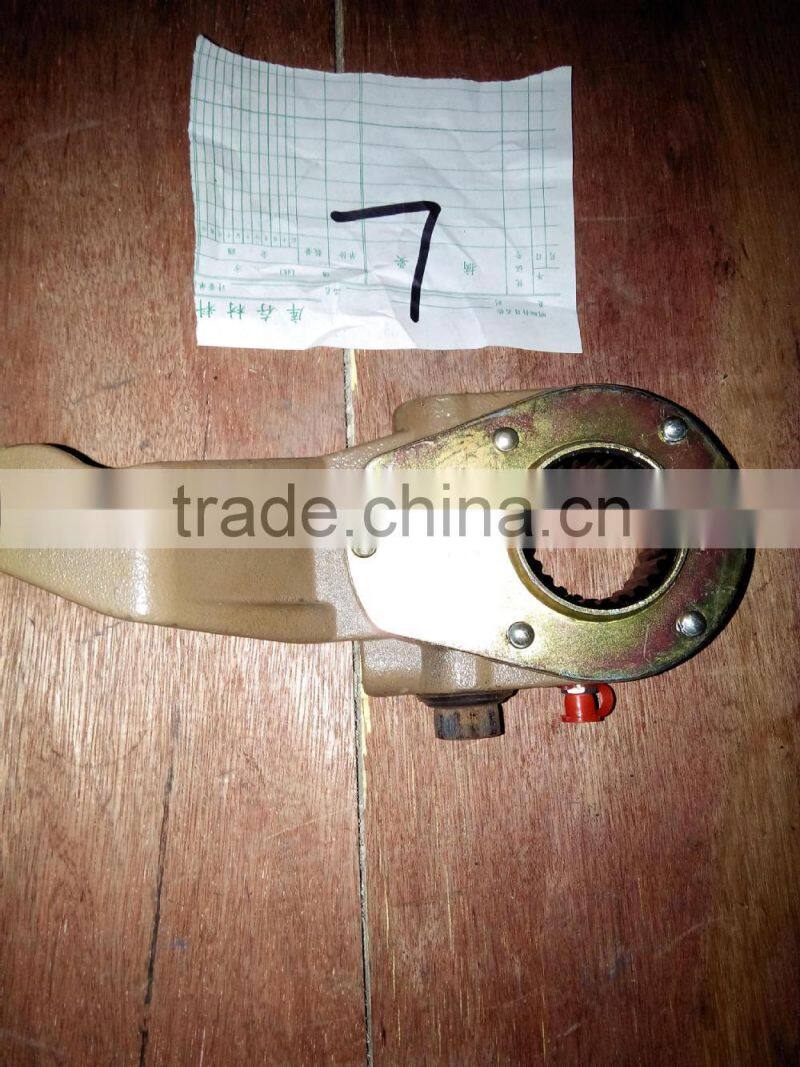 Sinotruk truck spare parts chassis parts for Howo WG9100440005 rear wheel adjustment arm L