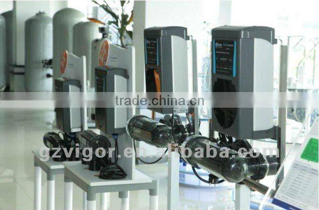 Swimming pool water disinfected salt chlorinator