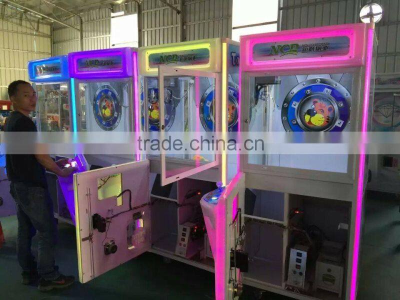 canton fair new products arcade game coin operated toy crane mini grua vending machine