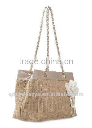 Raffia traw beach bag for girls in Summer
