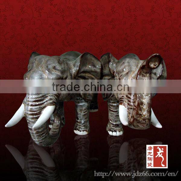 Jingdezhen elephant ceramic animal sculpture with mother and son have a great rapport meaning