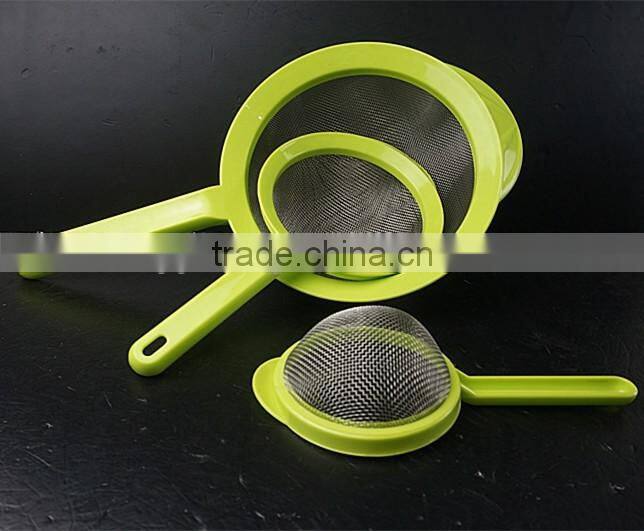 43022 Set of 3 Fine Mesh Stainless Steel Strainers with pp handle