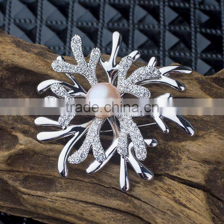 Gold-plated natural pearl snowflakes antlers shawl brooch buckle