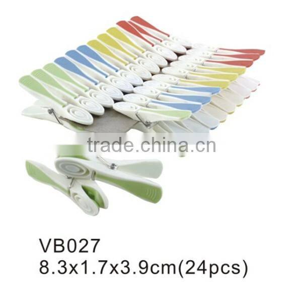 VB025 clip hanger matched plastic clothespins