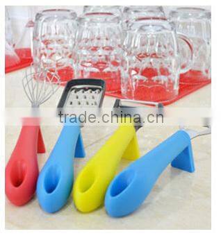 Fashion Eco-friendly Stainless steel with pp handle Kitchen Accessoriess Holder/Bottle Opener/egg Whisk 4PCS Dinnerware Set