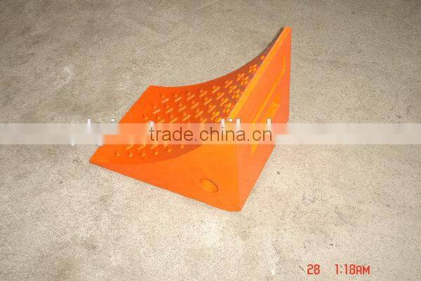 2.1kg PU wheel chock blocks for parking