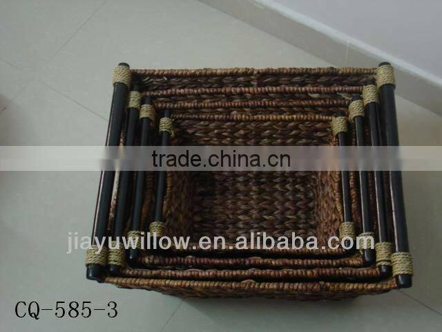 Natural water hyacinth storage baskets with wood handle