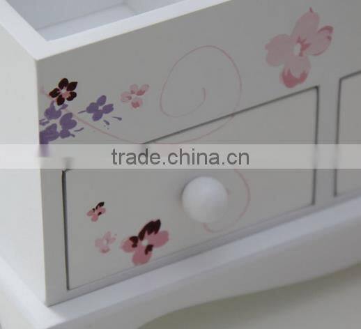 white Wooden jewelry box